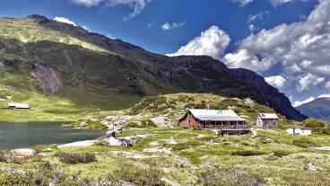 Murgseehütte, Übernachtunsort Sardona- Welterbe-Weg